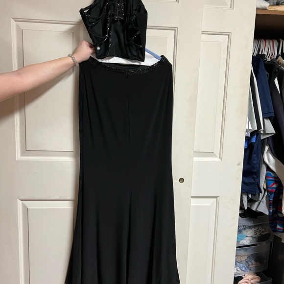 Black two-piece prom dress. Only worn once. No flaws, Dry Cleaned, Size 10 - Picture 2 of 14